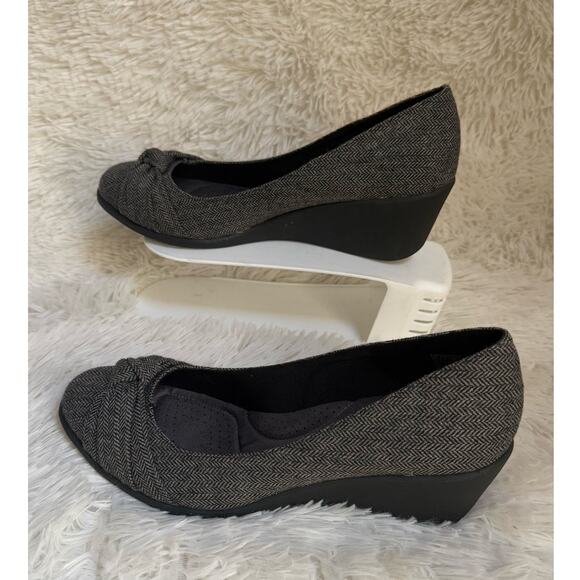 Dexflex Comfort Women Black & White Fabric Wedge Heel Cushion Comfort Pumps 11M - Picture 2 of 7